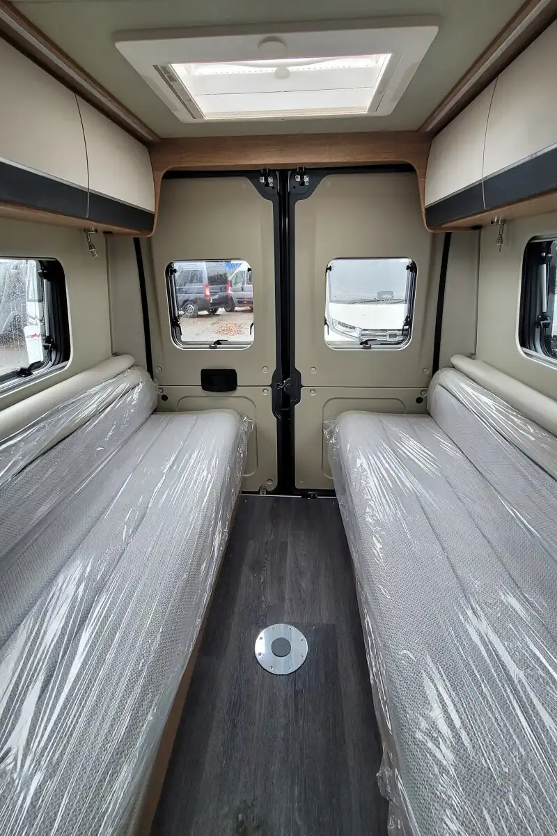 6FF7EA 22 Autotrail VLine610SE SG028835