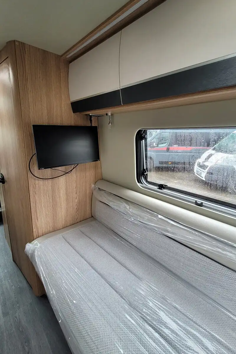 6FF7EA 24 Autotrail VLine610SE SG028835