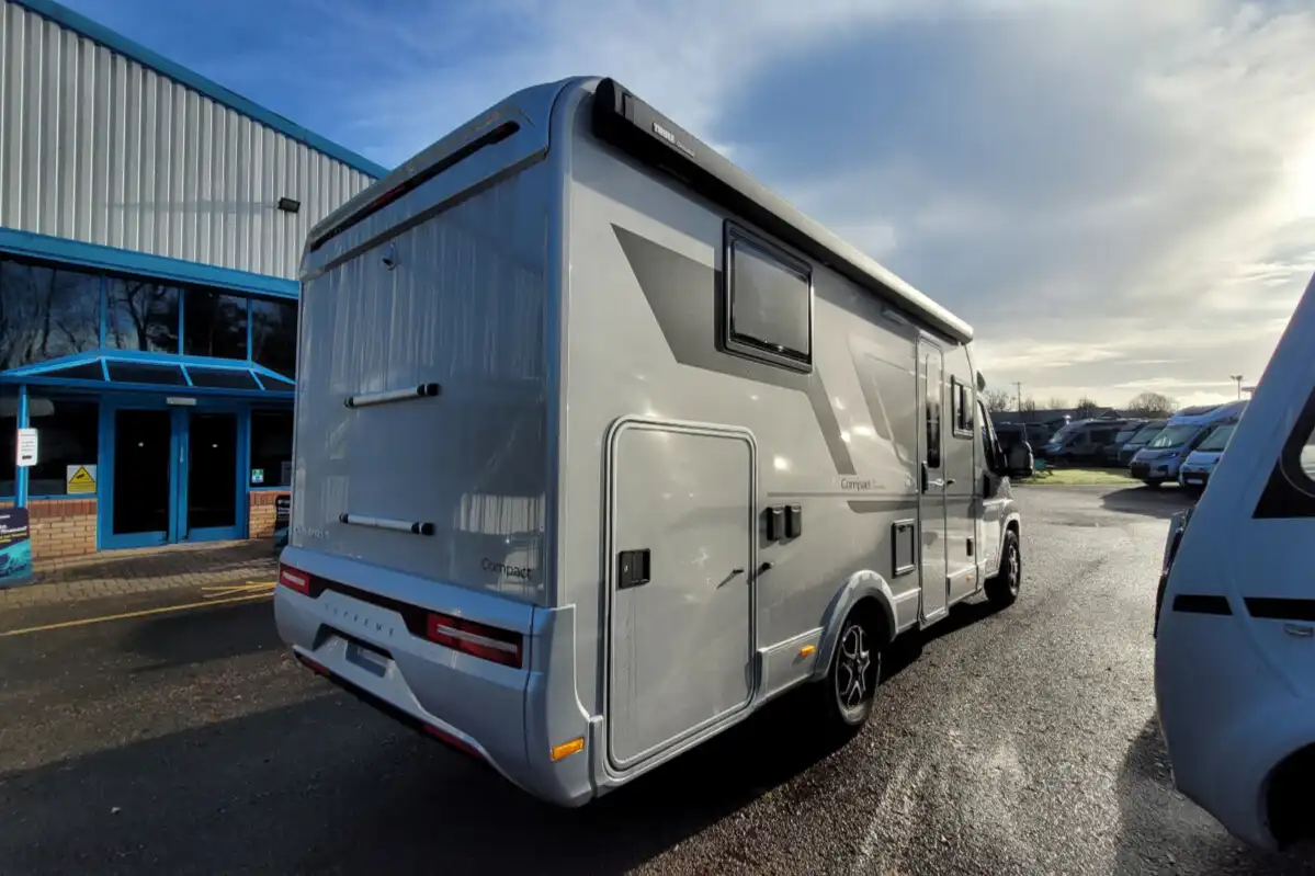 76B3D6 03 Adria CompactSupremeDL SMC15818