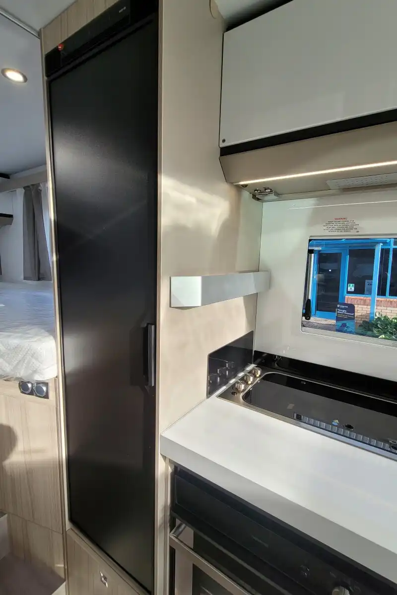 76B3D6 23 Adria CompactSupremeDL SMC15818