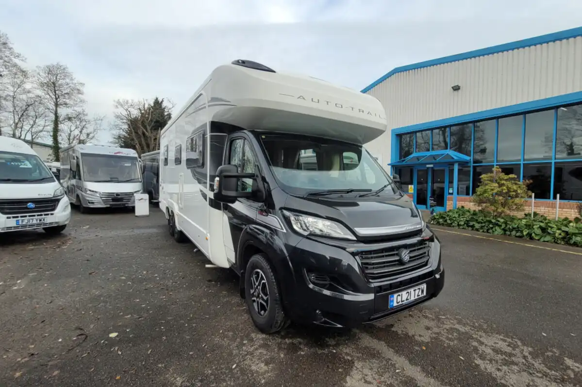 2A1F696 01 Autotrail Comanche CL21TZW