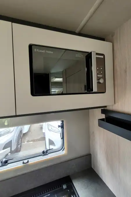 777062 18 Autotrail F67 DTS42555