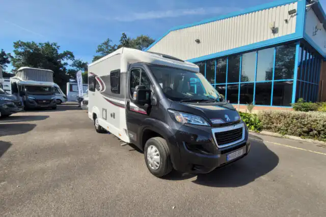 7872B6 01 Elddis Envy135 HX68BBF