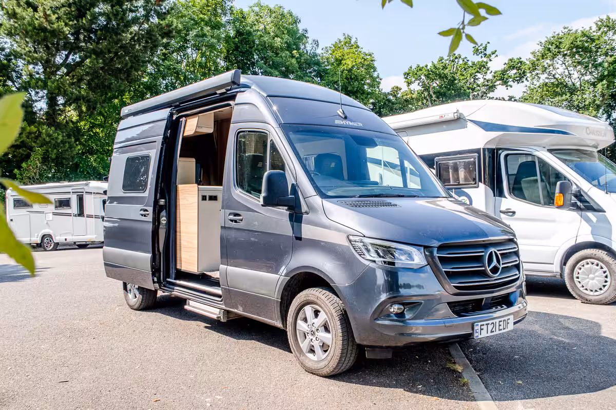 6DC2B2 04 2021 Hymer GrandCanyonS FT21EDF