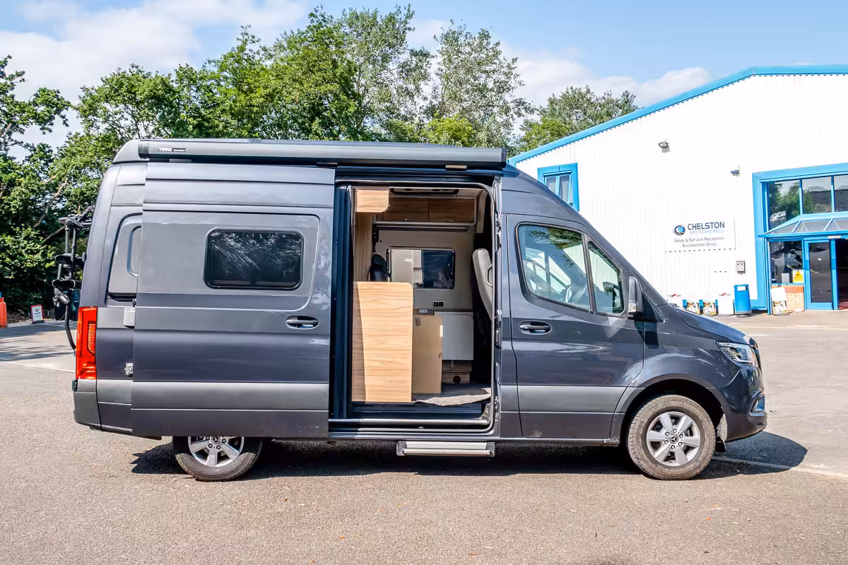 6DC2B2 06 2021 Hymer GrandCanyonS FT21EDF
