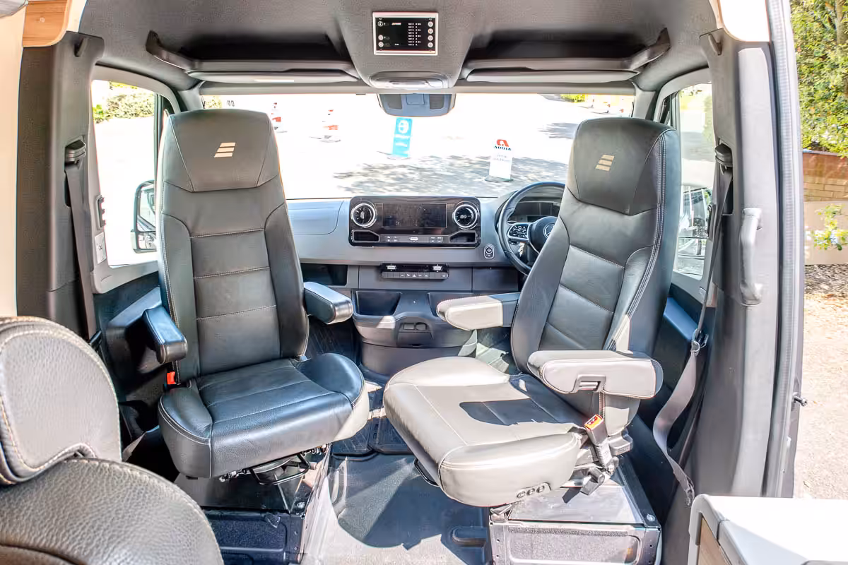 6DC2B2 13 2021 Hymer GrandCanyonS FT21EDF