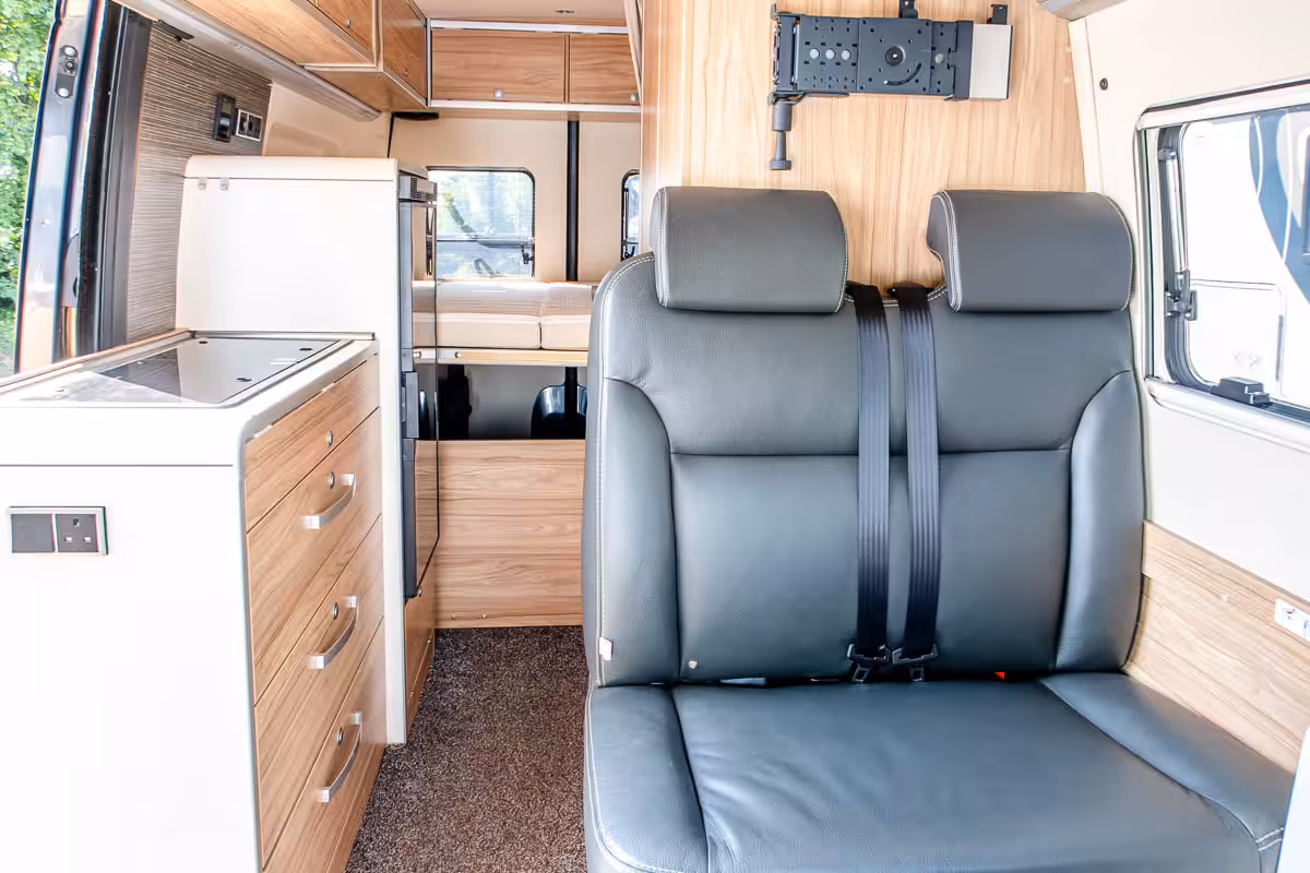 6DC2B2 17 2021 Hymer GrandCanyonS FT21EDF