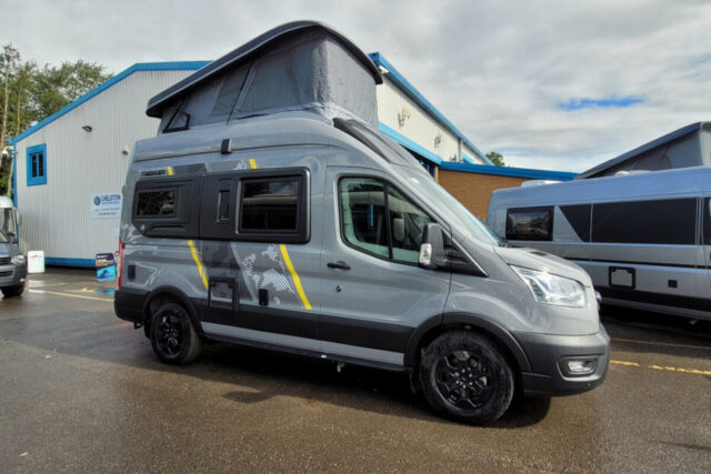724B86 02 Swift TrekkerS ESM63862