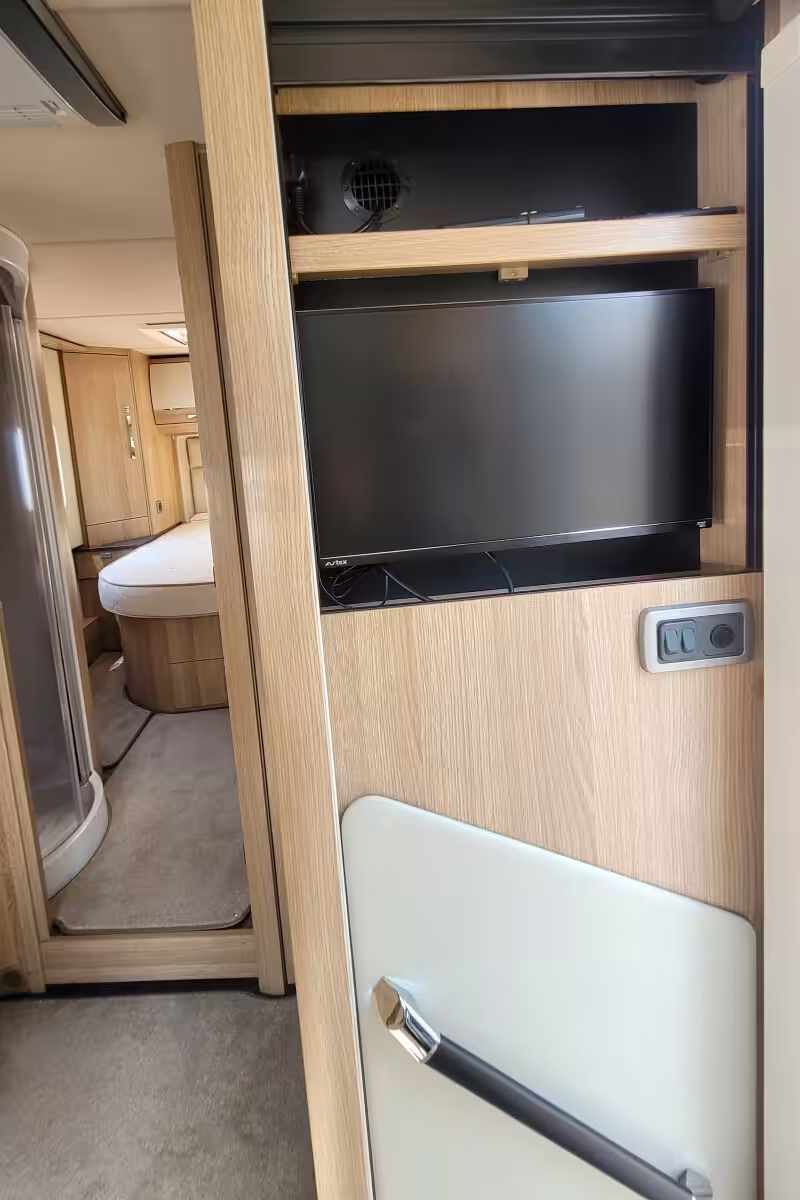 72C7E6 30 Autotrail Delaware WJ24VGM
