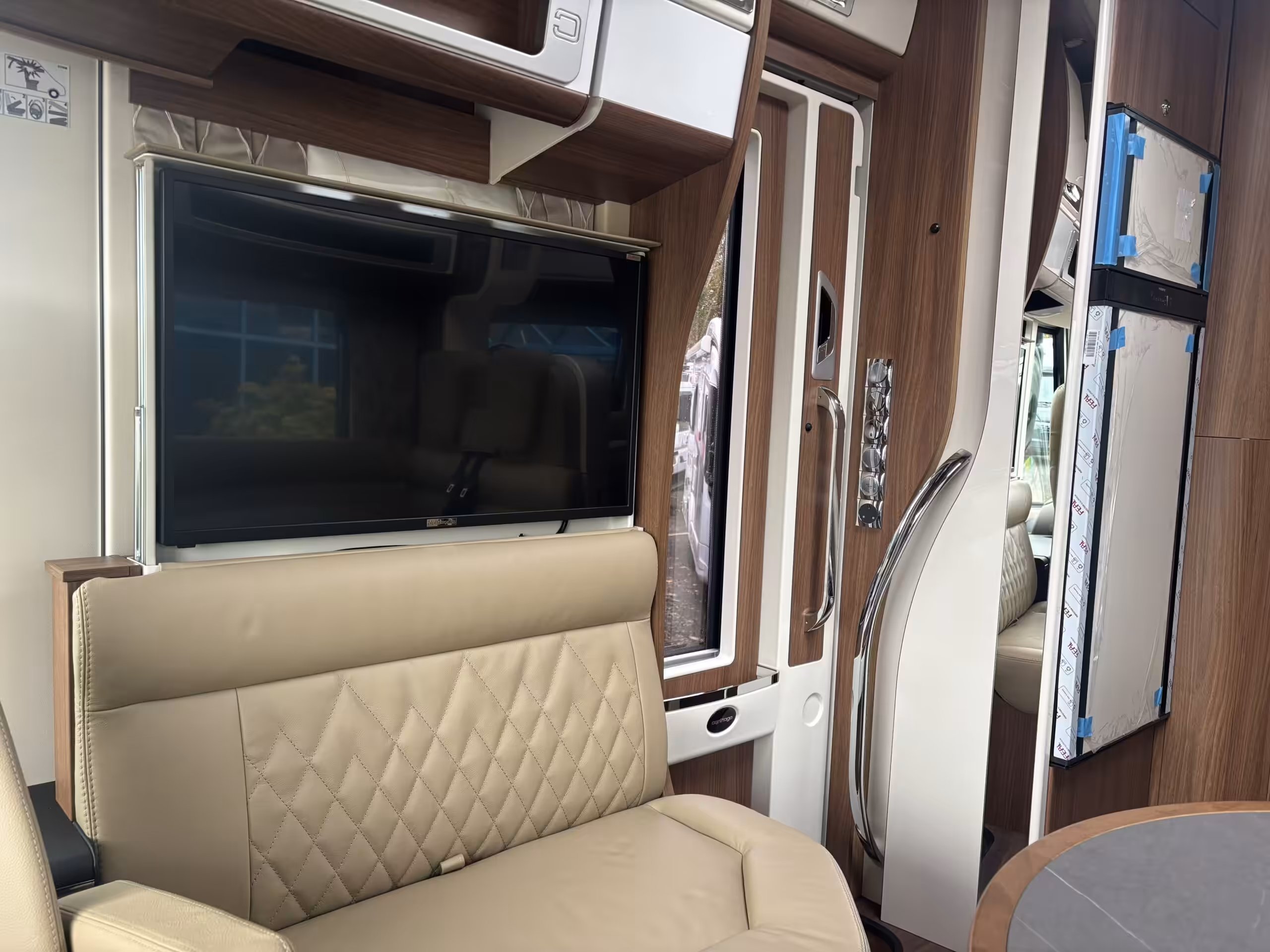 730016 10 2025 Carthago Chic E Line I 51 QB DA Scaled