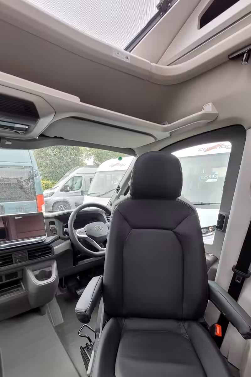 733302 12 Adria CompactMaxDL S9058201