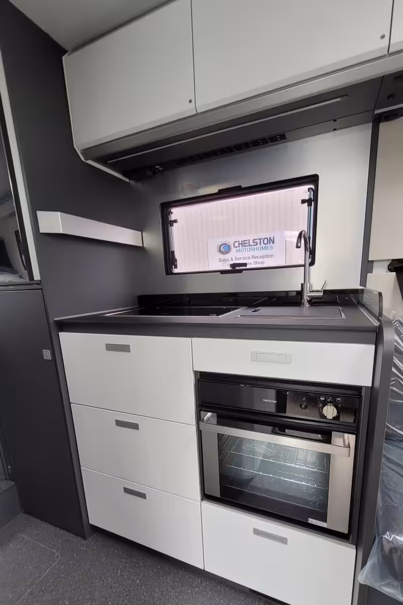 733302 20 Adria CompactMaxDL S9058201