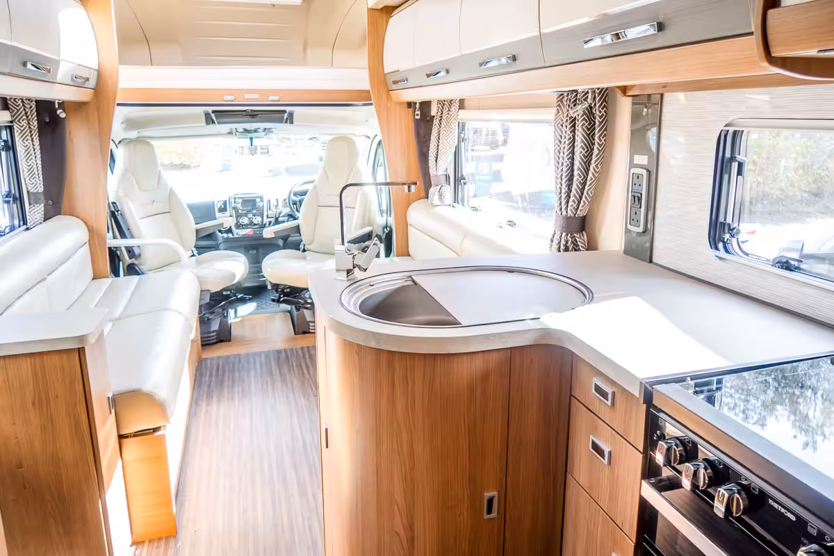 738C76 13 Autotrail Comanche LC19YVV