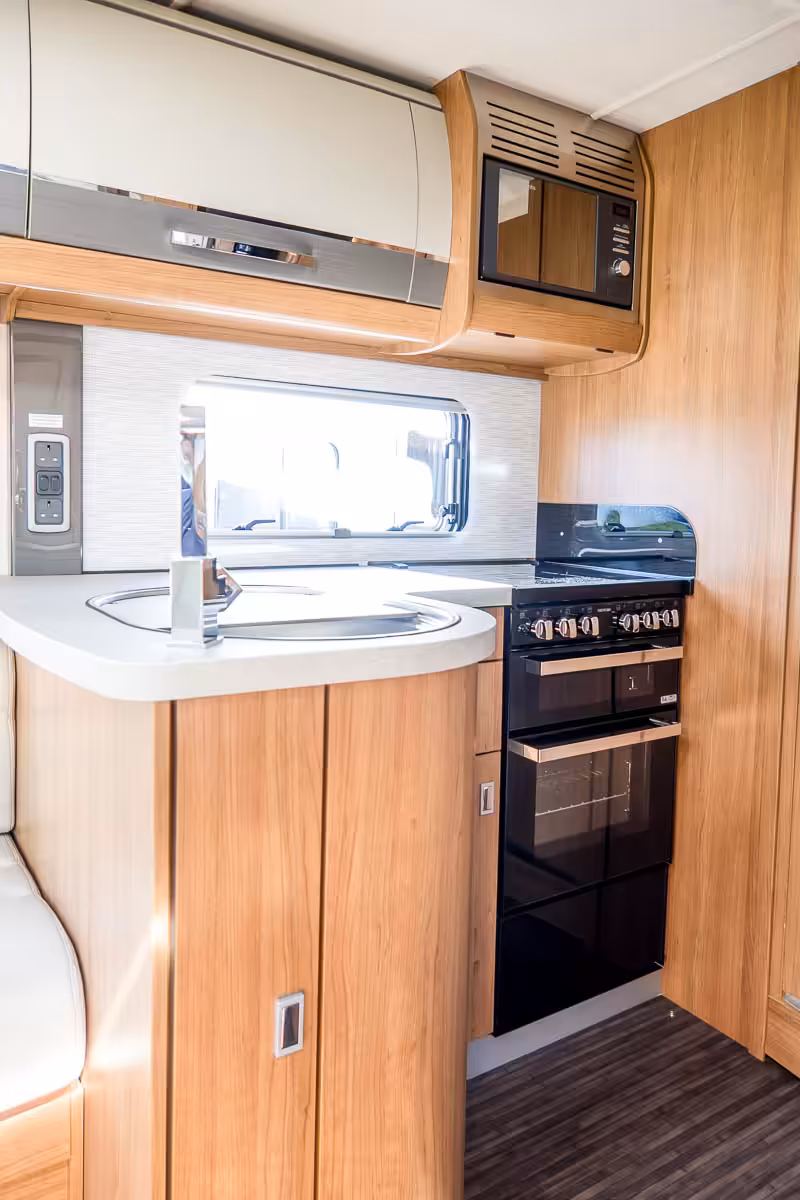 738C76 14 Autotrail Comanche LC19YVV
