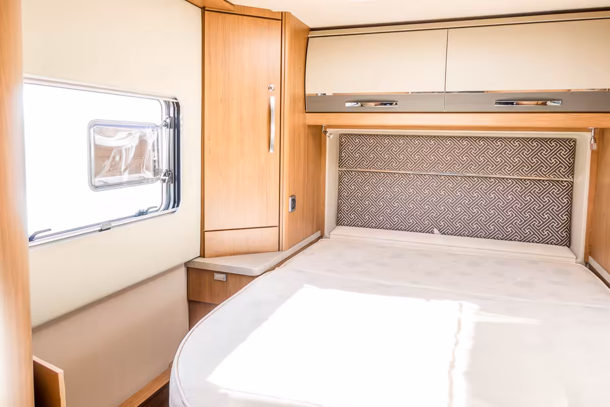 738C76 23 Autotrail Comanche LC19YVV