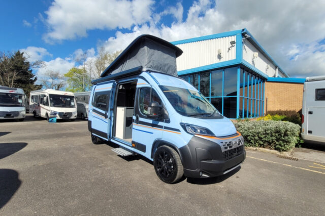 75CA3E 02 Laika KosmoSupremo AzzurroCapri SMC29527