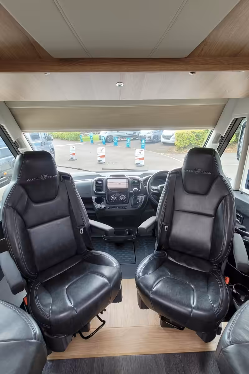 75EAEE 10 Autotrail GF80 DU24UCW