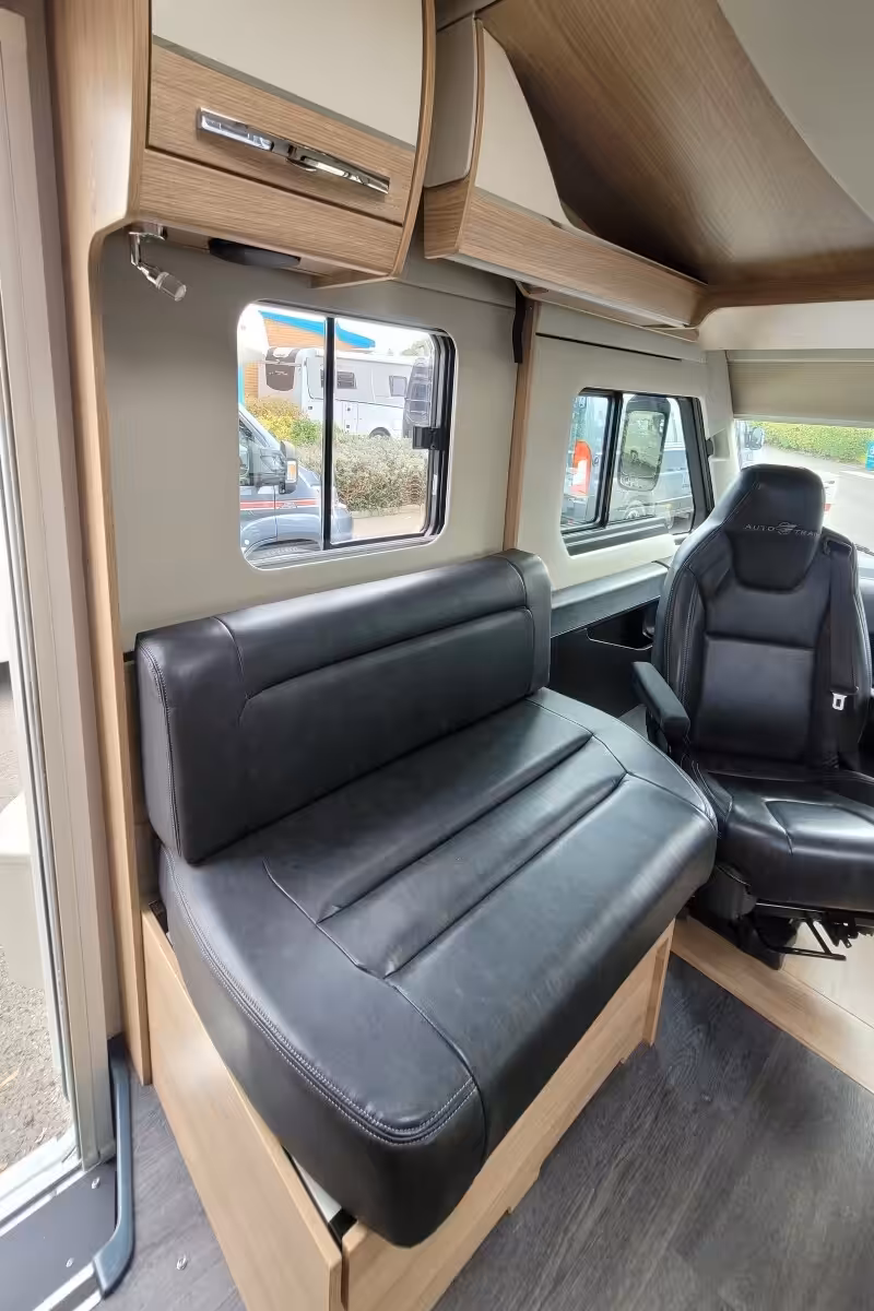 75EAEE 14 Autotrail GF80 DU24UCW