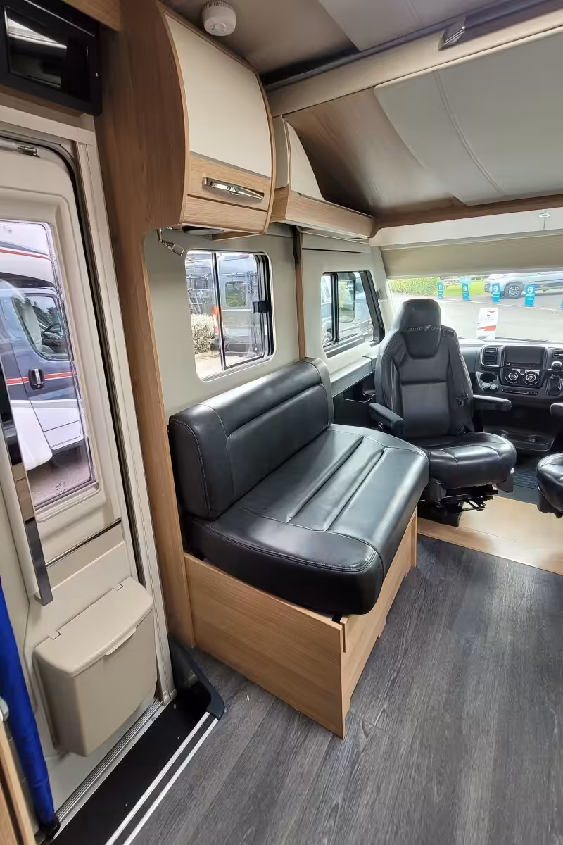 75EAEE 15 Autotrail GF80 DU24UCW