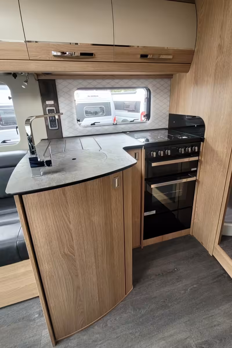 75EAEE 18 Autotrail GF80 DU24UCW