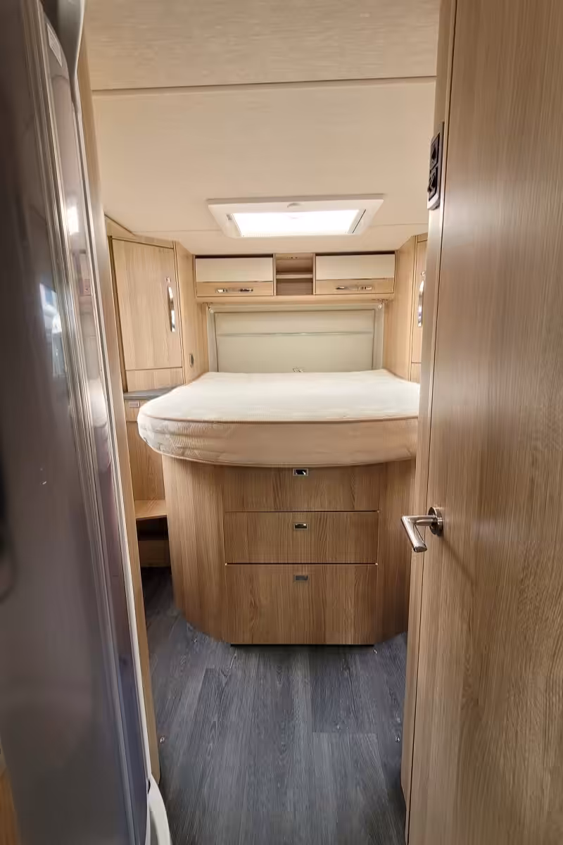 75EAEE 25 Autotrail GF80 DU24UCW