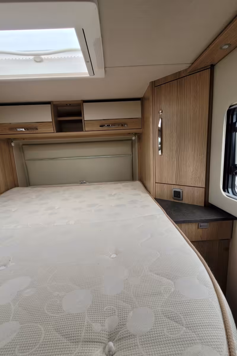 75EAEE 28 Autotrail GF80 DU24UCW