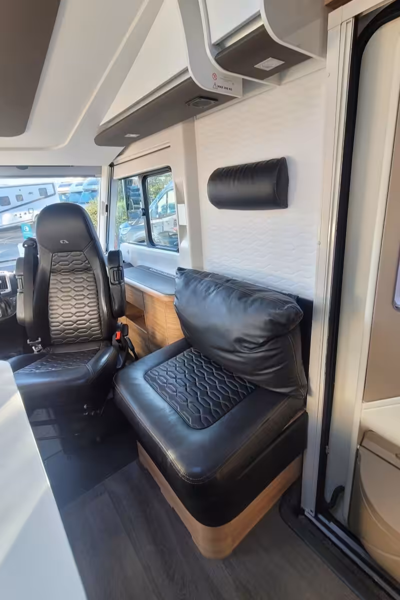 7684DE 17 Adria SonicSupreme710SL WJ71ZHG