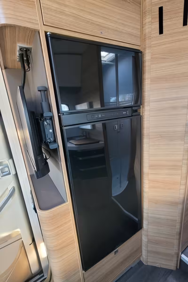 7684DE 23 Adria SonicSupreme710SL WJ71ZHG