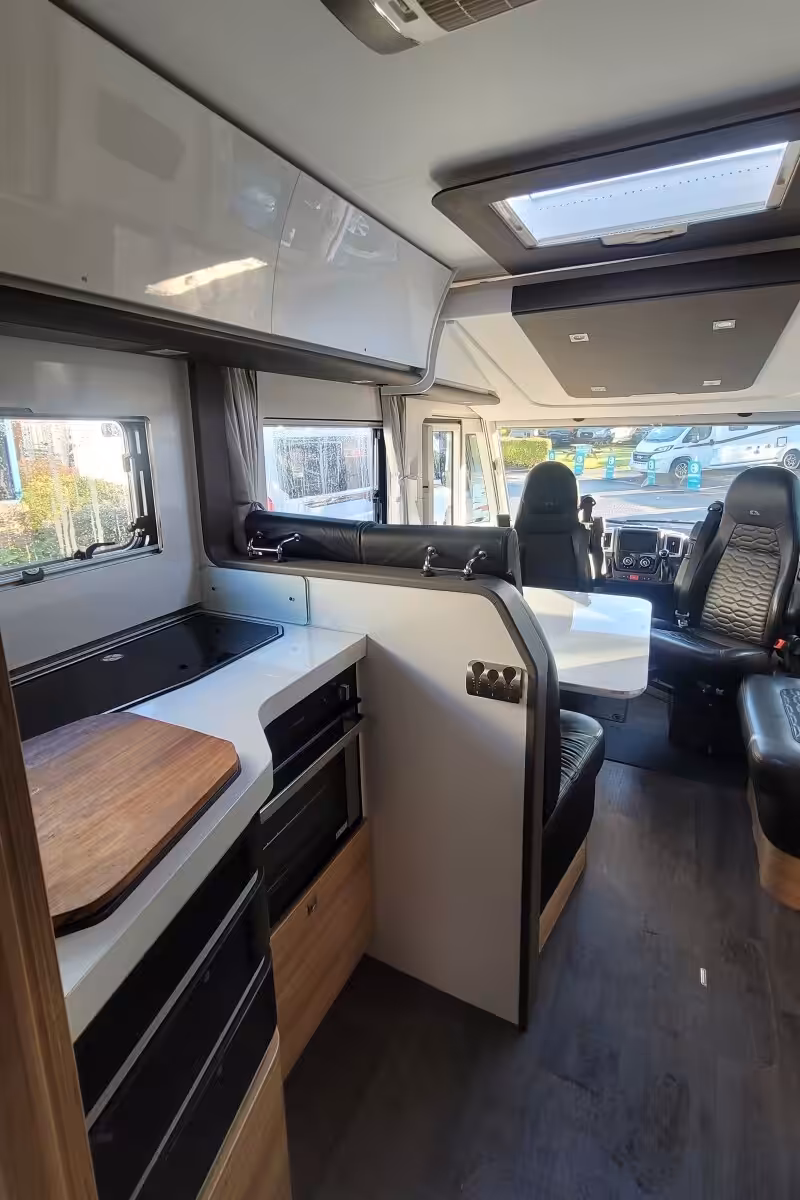 7684DE 25 Adria SonicSupreme710SL WJ71ZHG