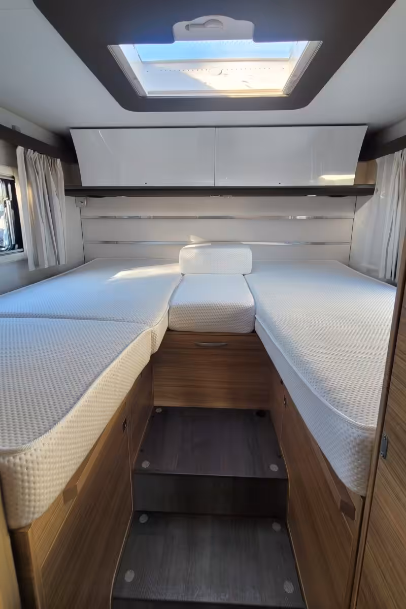 7684DE 28 Adria SonicSupreme710SL WJ71ZHG