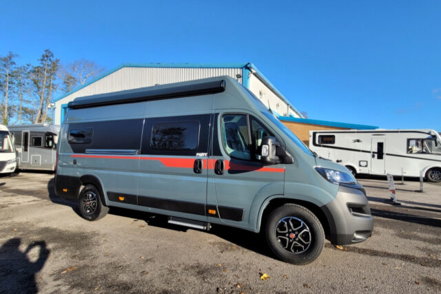 769696 02 Pilote V633M WK73BBN
