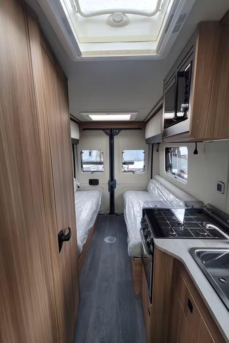 76B0A6 22 Autotrail VLine610SE SG064073