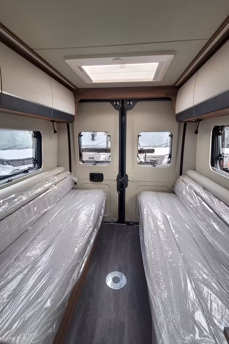 76B0A6 23 Autotrail VLine610SE SG064073