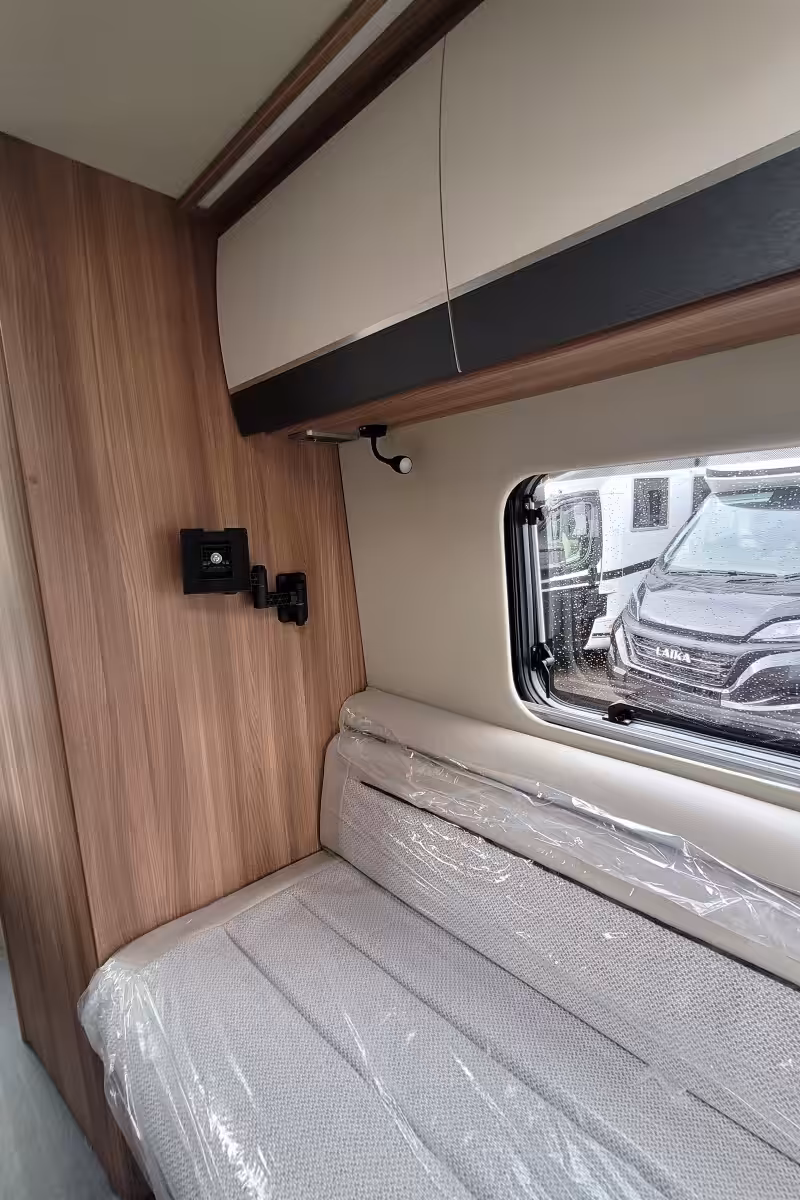 76B0A6 26 Autotrail VLine610SE SG064073