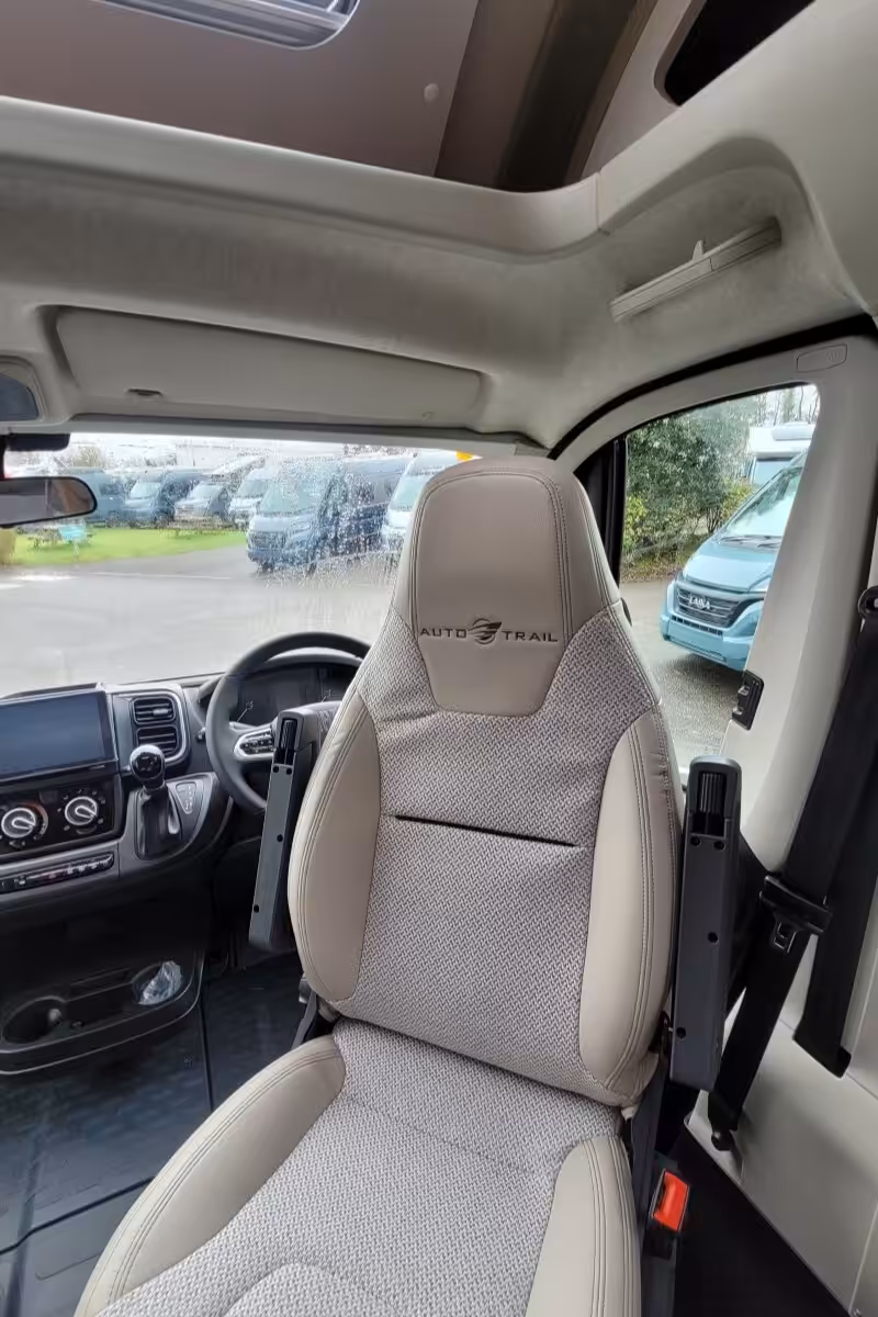 76B0B6 09 Autotrail Imala736 SMC16154