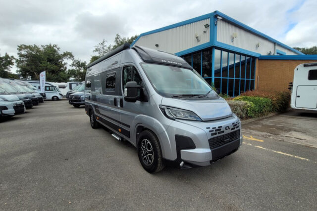 76B3C2 01 Adria Twin Supreme 640SGX TMC83904