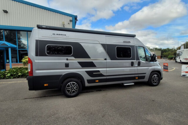 76B3C2 03 Adria Twin Supreme 640SGX TMC83904