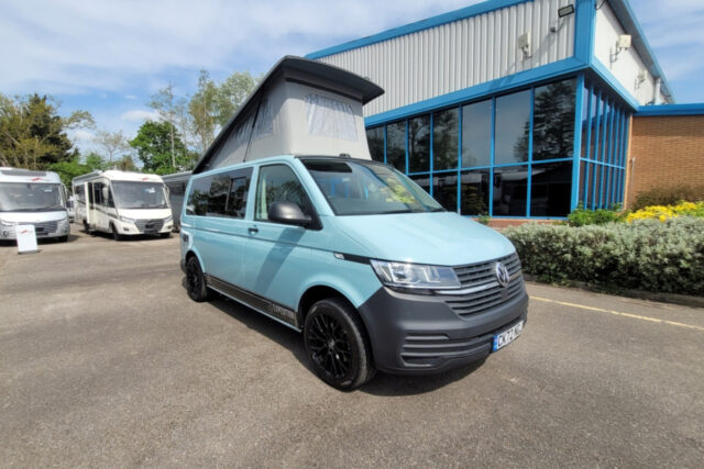781222 02 Volkswagen ExpeditionCamper CK72NGJ