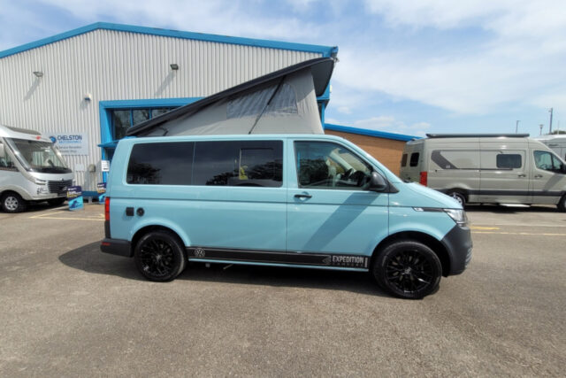 781222 03 Volkswagen ExpeditionCamper CK72NGJ