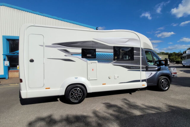 78F76E 03 Swift Escape640 WJ23XSD
