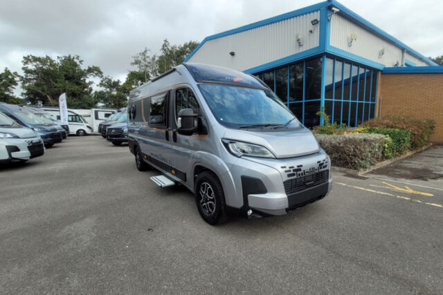 791482 01 Malibu Van Comfort GT Skyview 640 LE TMC66308