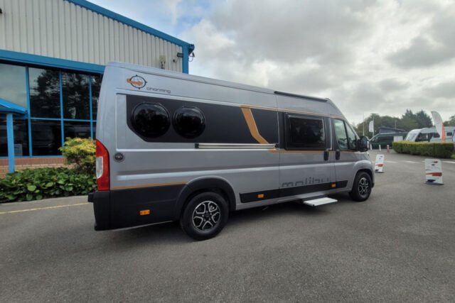 791482 03 Malibu Van Comfort GT Skyview 640 LE TMC66308