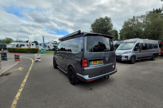 793CBE 03 Volkswagen Camper King LR74ZBZ