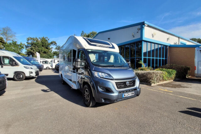 794112 01 Swift Escape640 WJ24VMW
