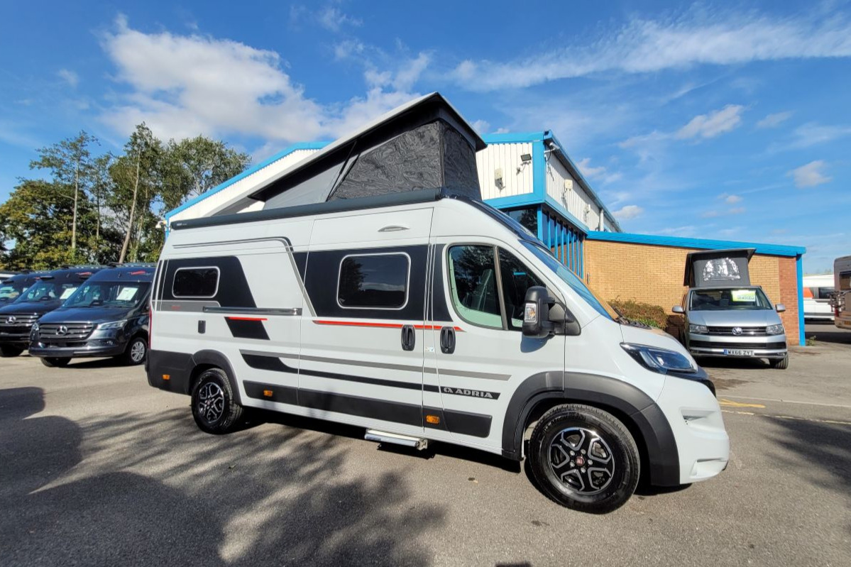 79710E 02 Adria Twin Sports 640 SGX RY73SNX
