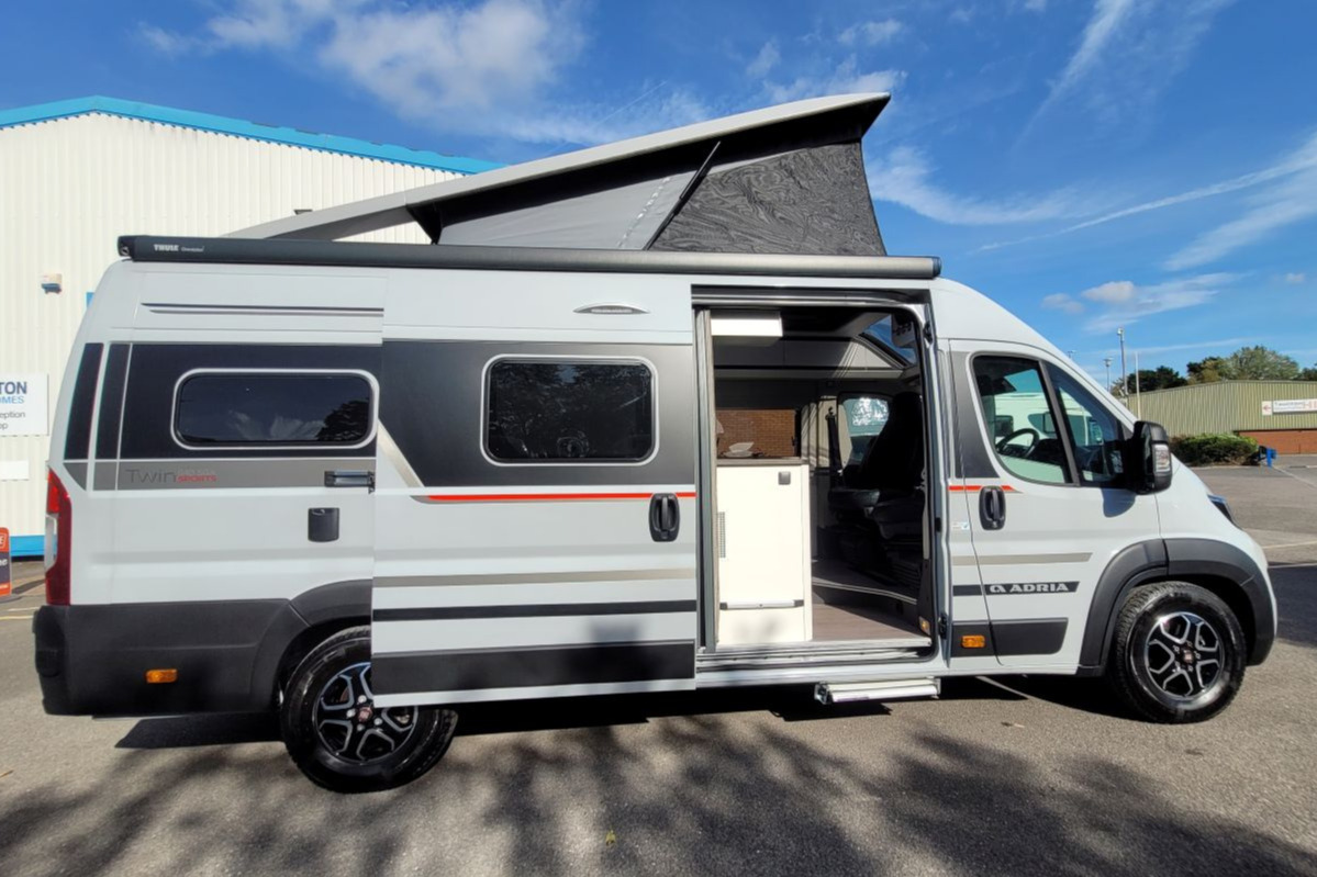 79710E 03 Adria Twin Sports 640 SGX RY73SNX