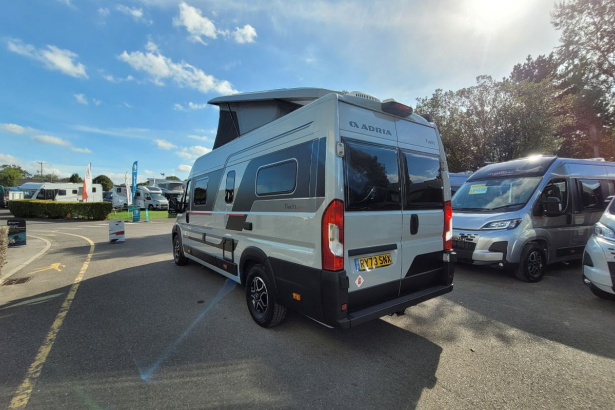 79710E 05 Adria Twin Sports 640 SGX RY73SNX