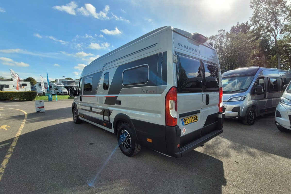 79710E 10 Adria Twin Sports 640 SGX RY73SNX