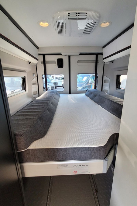 79710E 31 Adria Twin Sports 640 SGX RY73SNX