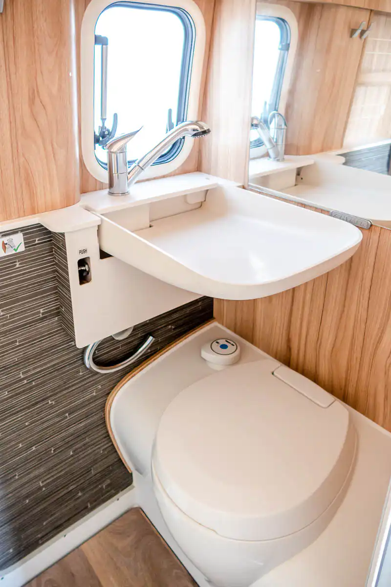 6DC2B2 24 2021 Hymer GrandCanyonS FT21EDF